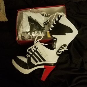 Harley Quinn cosplay boots